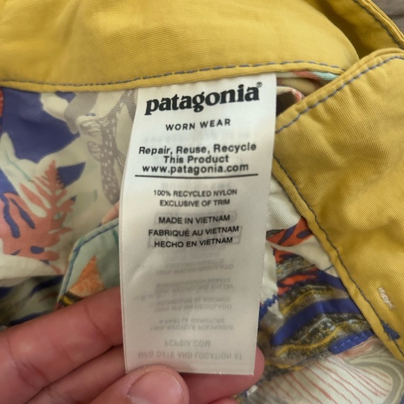 PATAGONIA Women's Wavefarer Short Jurassic Ferns (Violet Blue) Size 6 - Picture 8 of 8